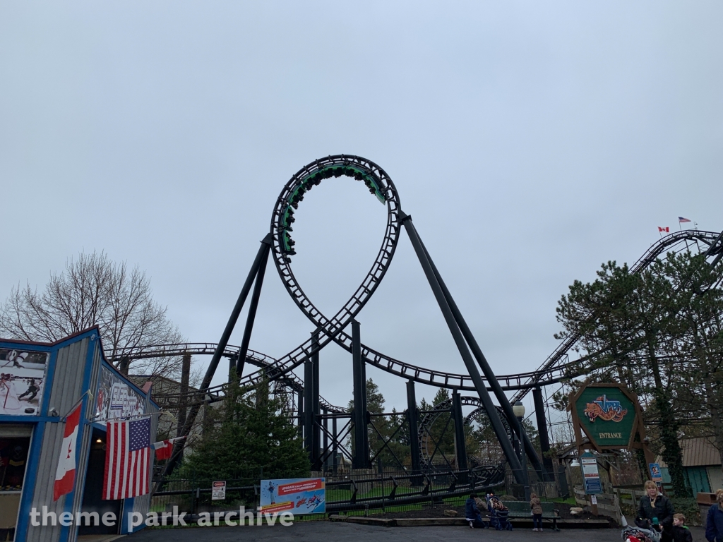 Viper at Six Flags Darien Lake