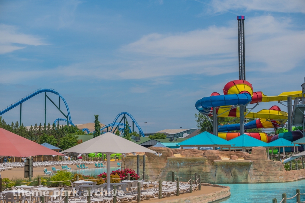 Hurricane Bay Beach Club at Kentucky Kingdom