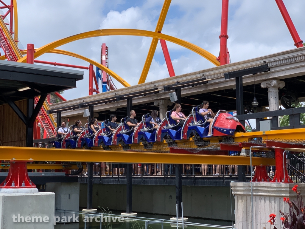 Wonder Woman Golden Lasso Coaster at Six Flags Fiesta Texas