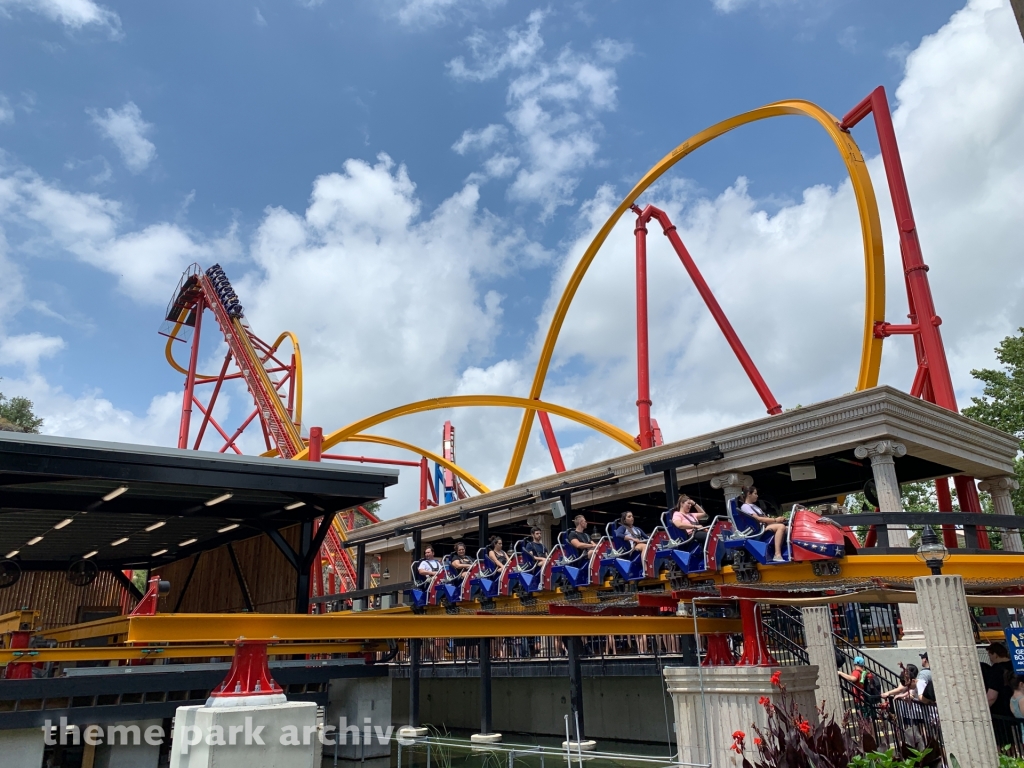 Wonder Woman Golden Lasso Coaster at Six Flags Fiesta Texas