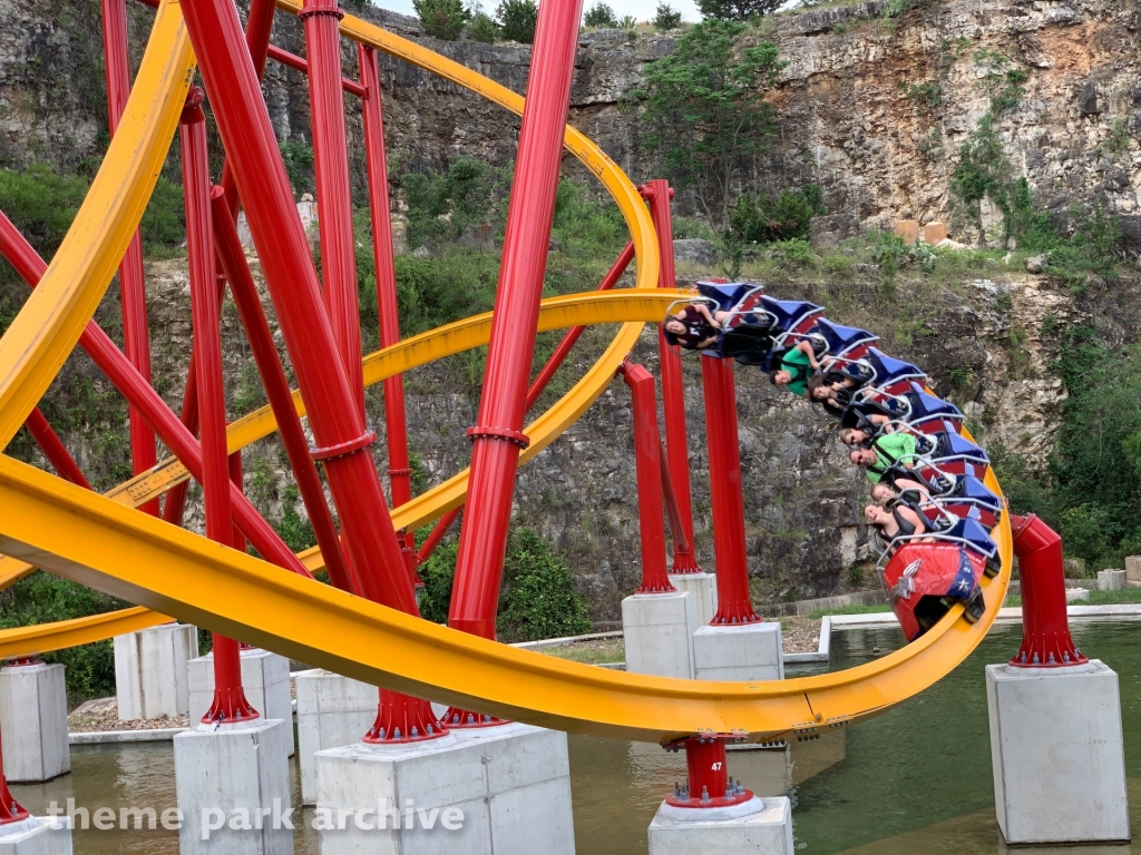 Wonder Woman Golden Lasso Coaster at Six Flags Fiesta Texas
