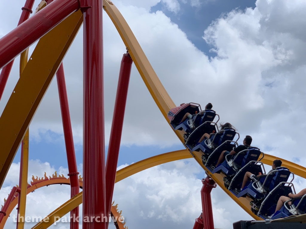 Wonder Woman Golden Lasso Coaster at Six Flags Fiesta Texas