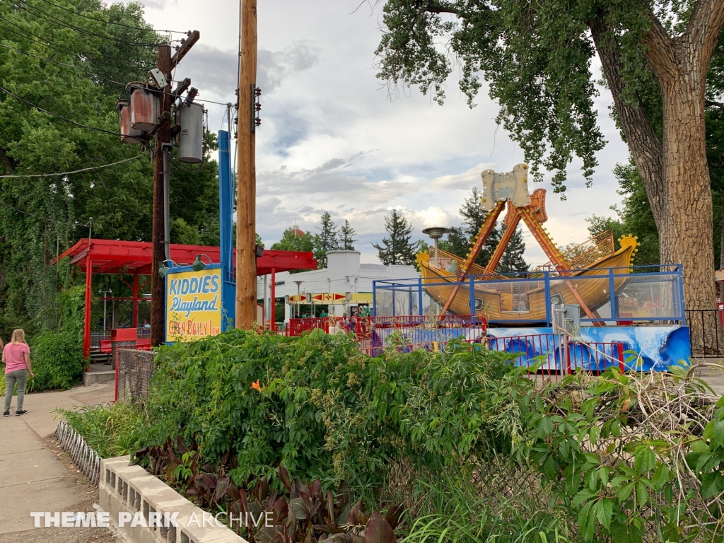Captain Hook at Lakeside Amusement Park