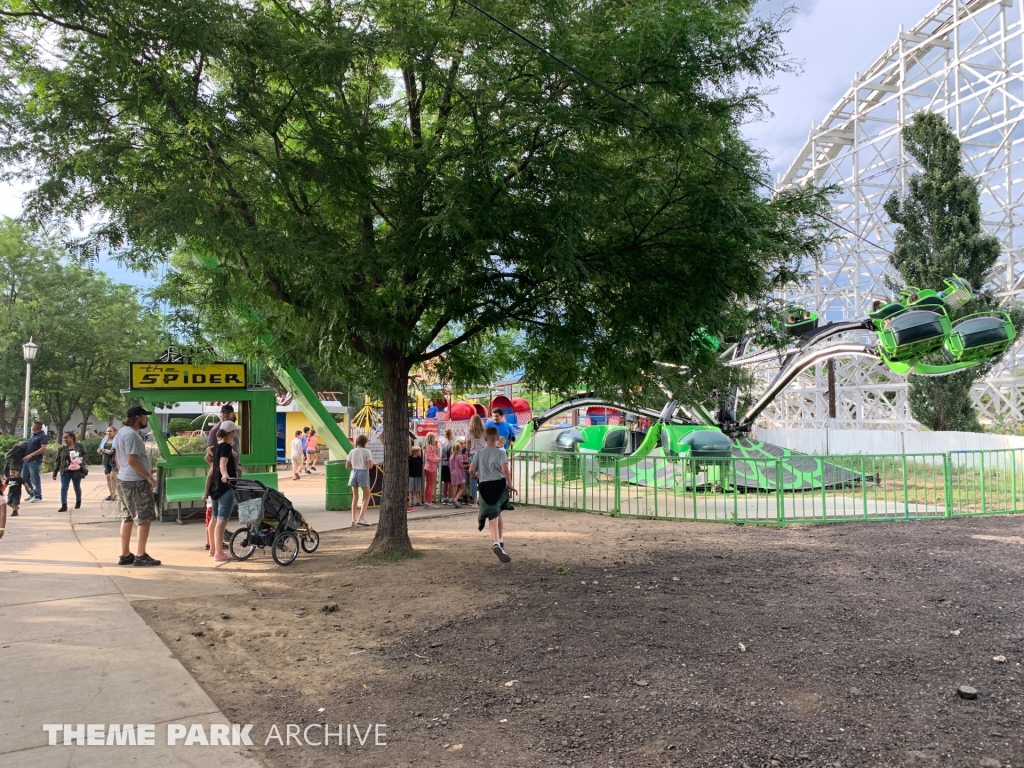 The Spider at Lakeside Amusement Park