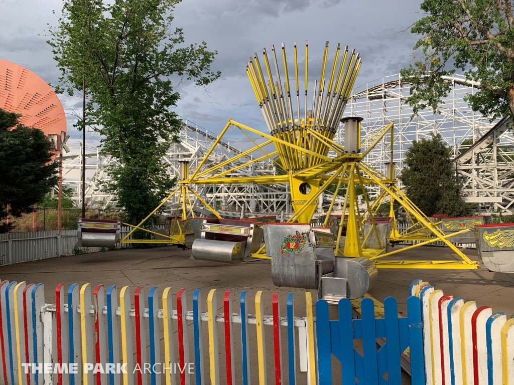 Scrambler at Lakeside Amusement Park