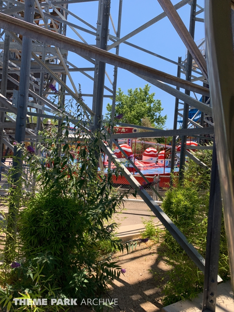 Tilt A Whirl at Cliff's Amusement Park