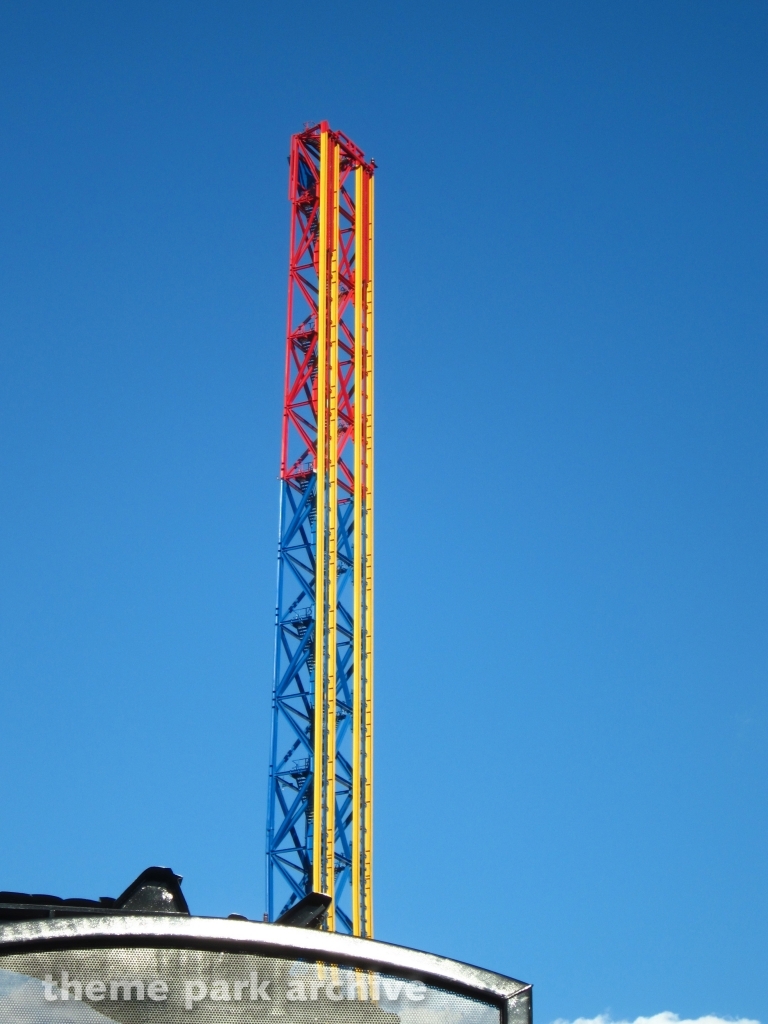 Superman: Escape from Krypton at Six Flags Magic Mountain