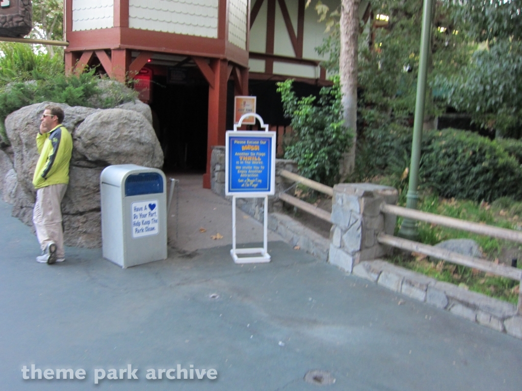 Log Jammer at Six Flags Magic Mountain