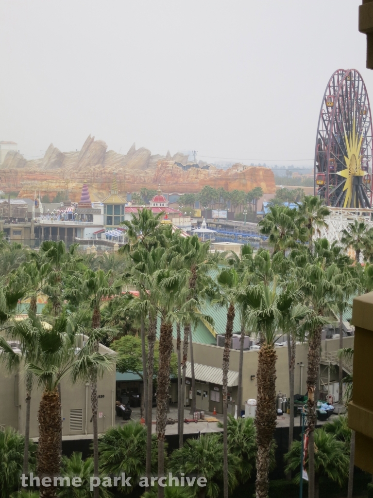 Paradise Pier Hotel at Disney California Adventure
