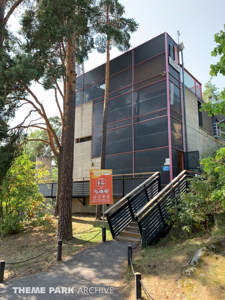Half Pipe at Sarkanniemi