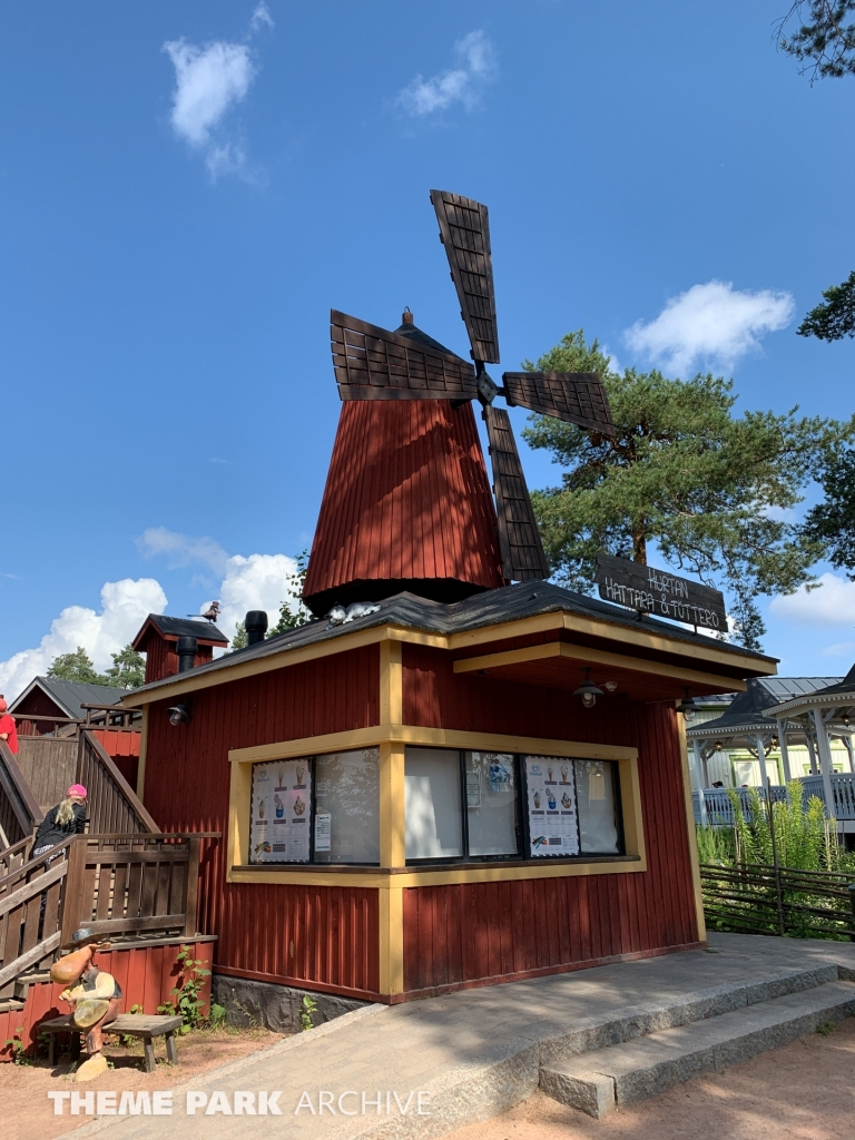 Doghill Fairy Tale Farm at Sarkanniemi