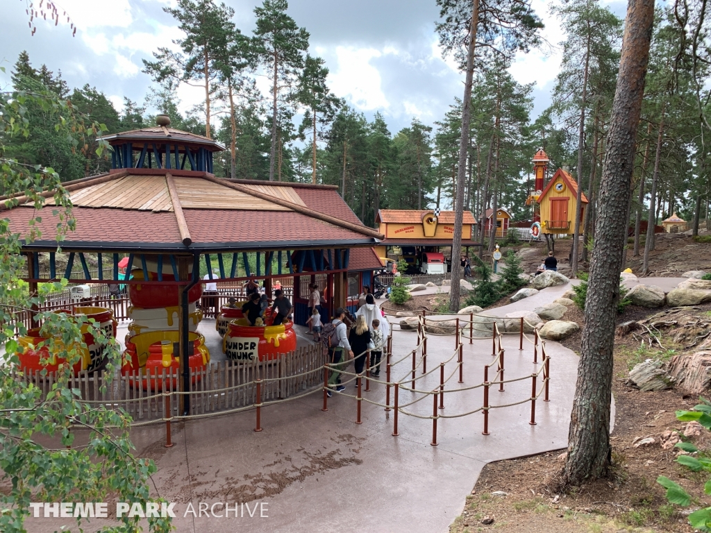 Dunderhonungsburkarna at Kolmarden