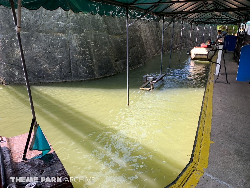 Dragon's Lair at Dutch Wonderland