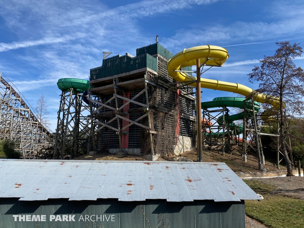 Hurricane Bay Beach Club at Kentucky Kingdom