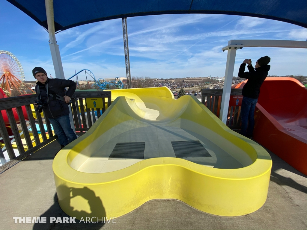 Hurricane Bay Beach Club at Kentucky Kingdom