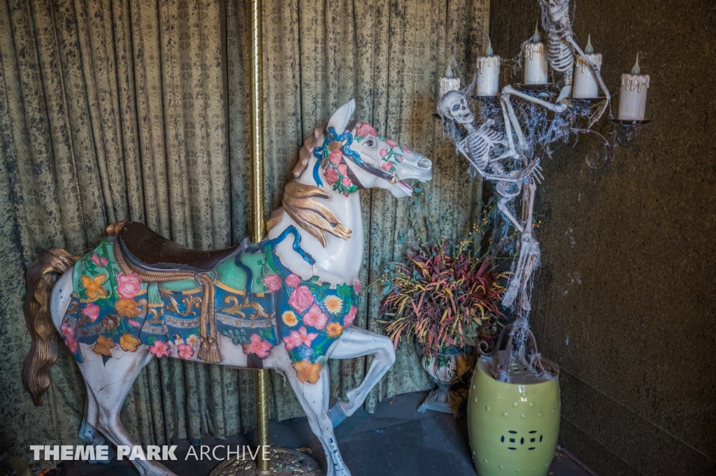 Eerie Estate at Cedar Point