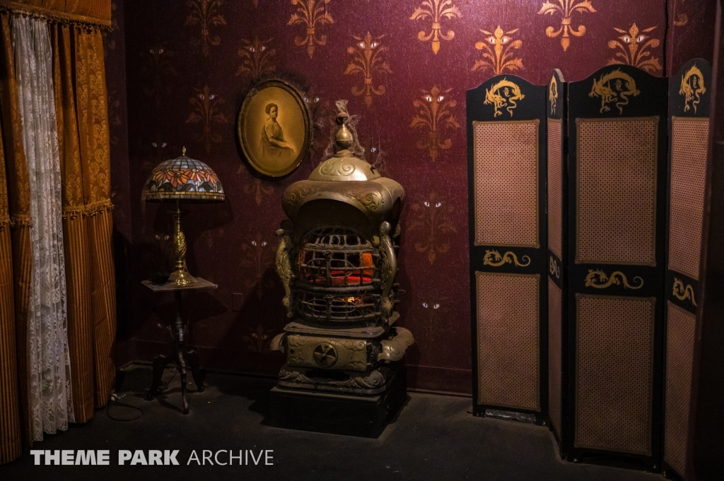 Eerie Estate at Cedar Point