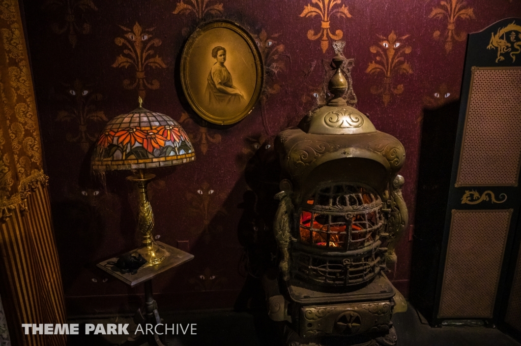 Eerie Estate at Cedar Point