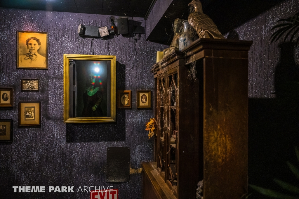 Eerie Estate at Cedar Point