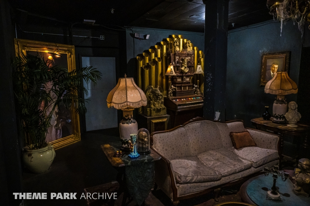 Eerie Estate at Cedar Point