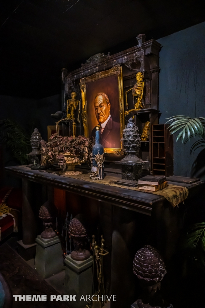 Eerie Estate at Cedar Point