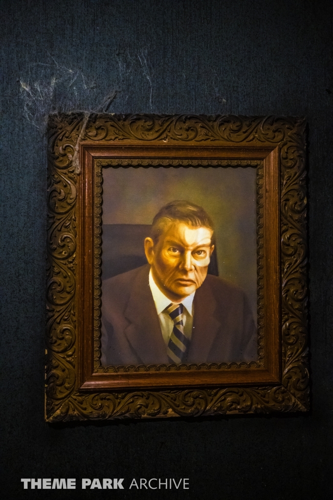 Eerie Estate at Cedar Point