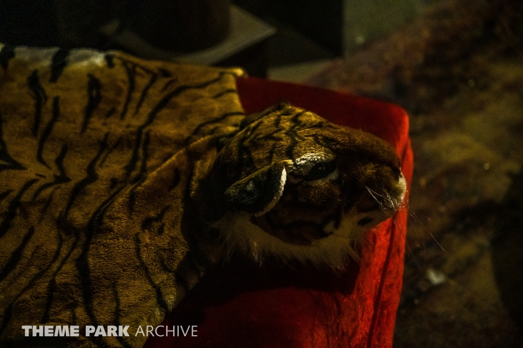Eerie Estate at Cedar Point