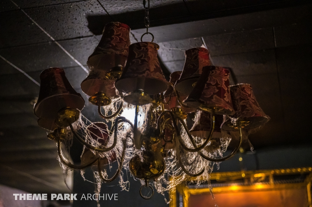Eerie Estate at Cedar Point