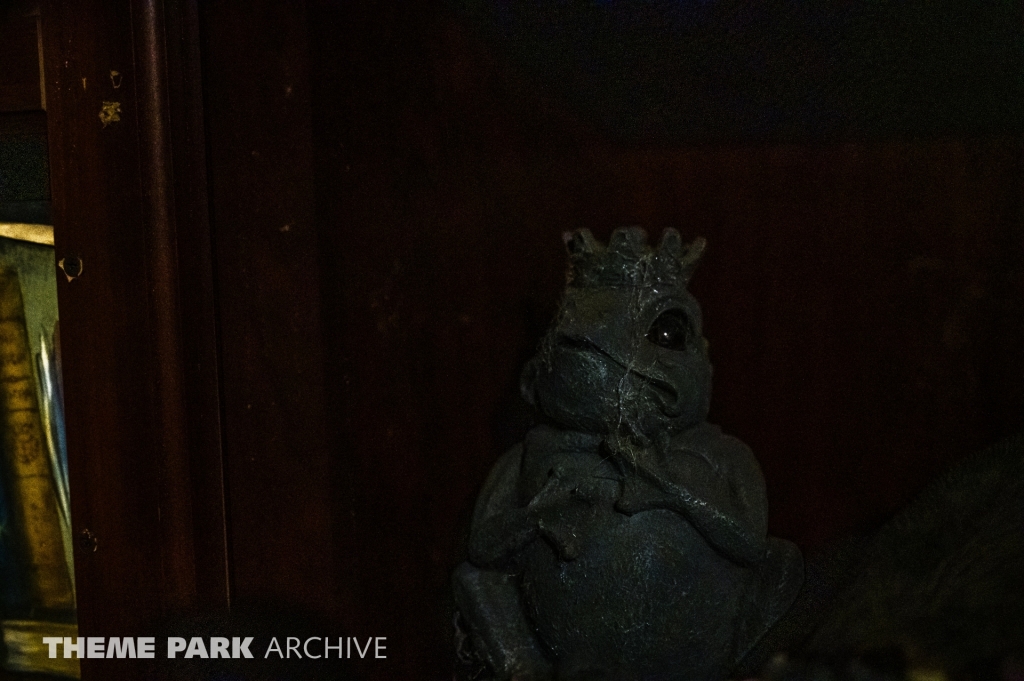 Eerie Estate at Cedar Point