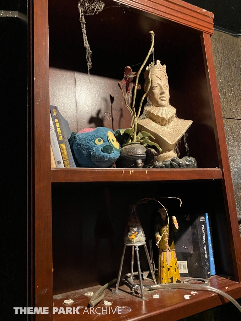 Eerie Estate at Cedar Point