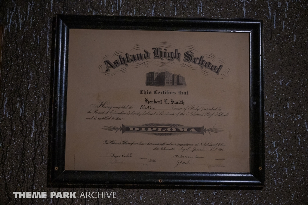 Eerie Estate at Cedar Point