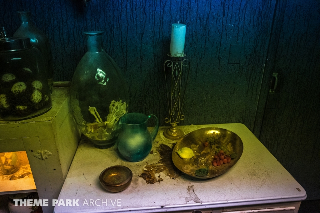 Eerie Estate at Cedar Point