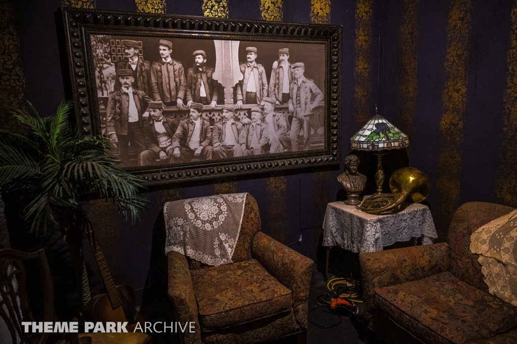 Eerie Estate at Cedar Point