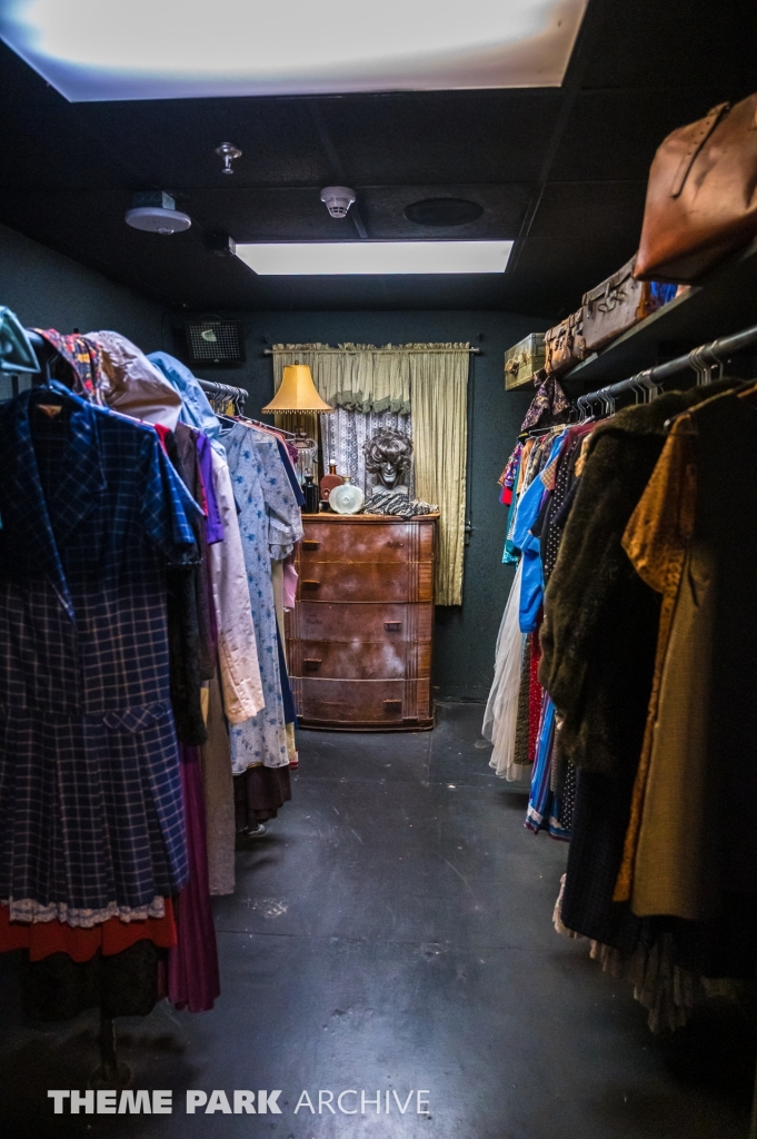 Eerie Estate at Cedar Point