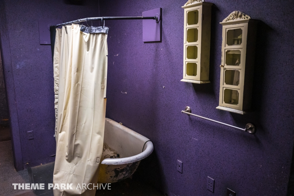 Eerie Estate at Cedar Point