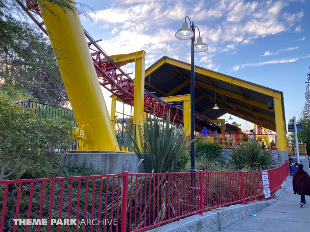 The Flash: Vertical Velocity at Six Flags Discovery Kingdom
