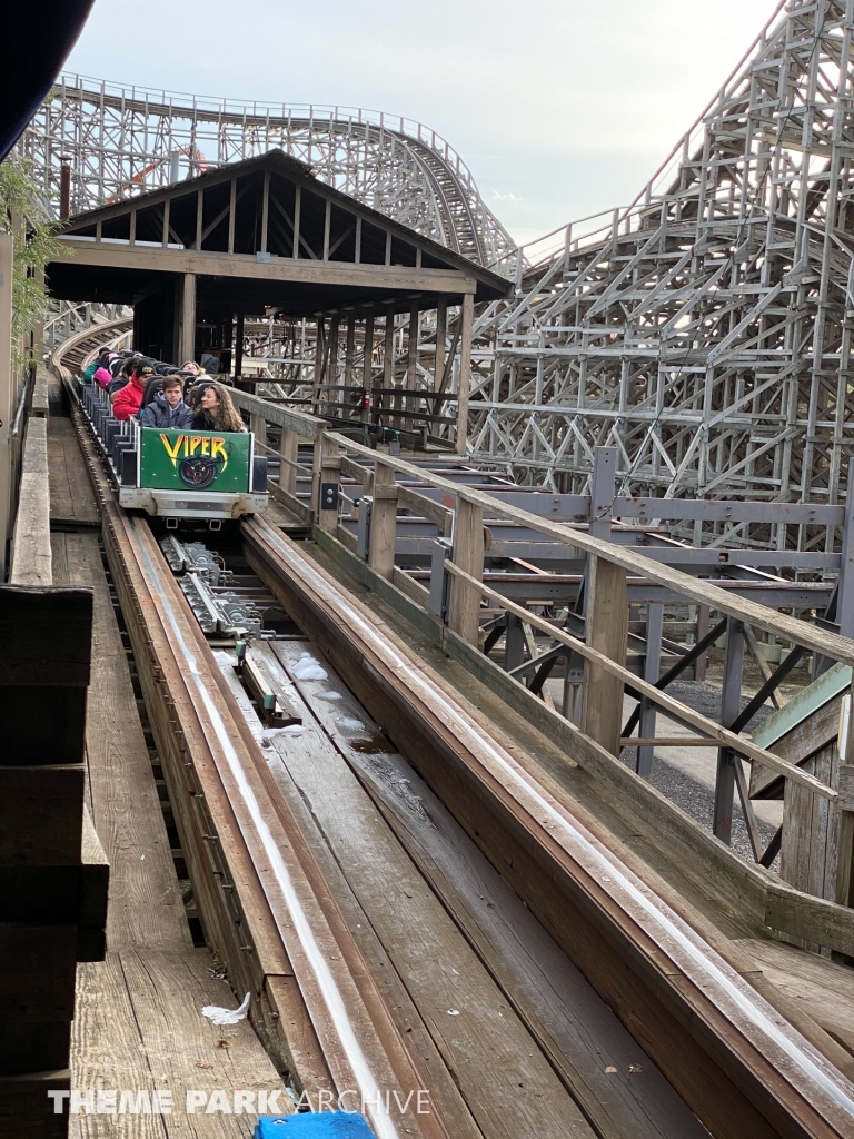 Viper at Six Flags Great America