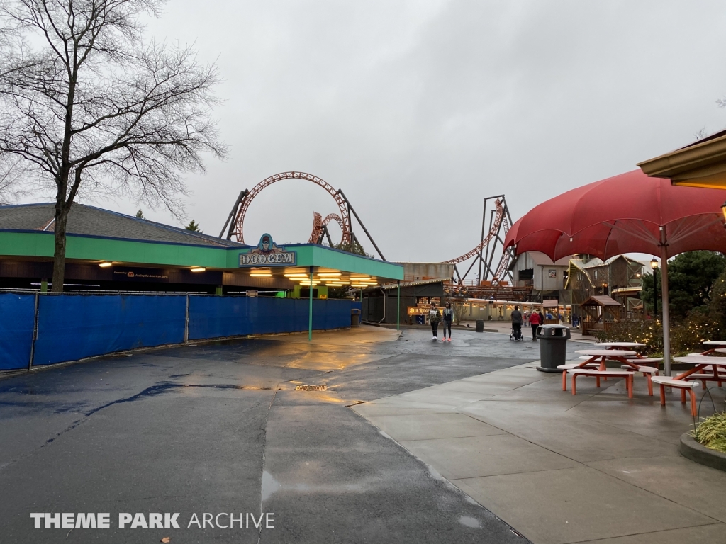 Crossroads at Carowinds