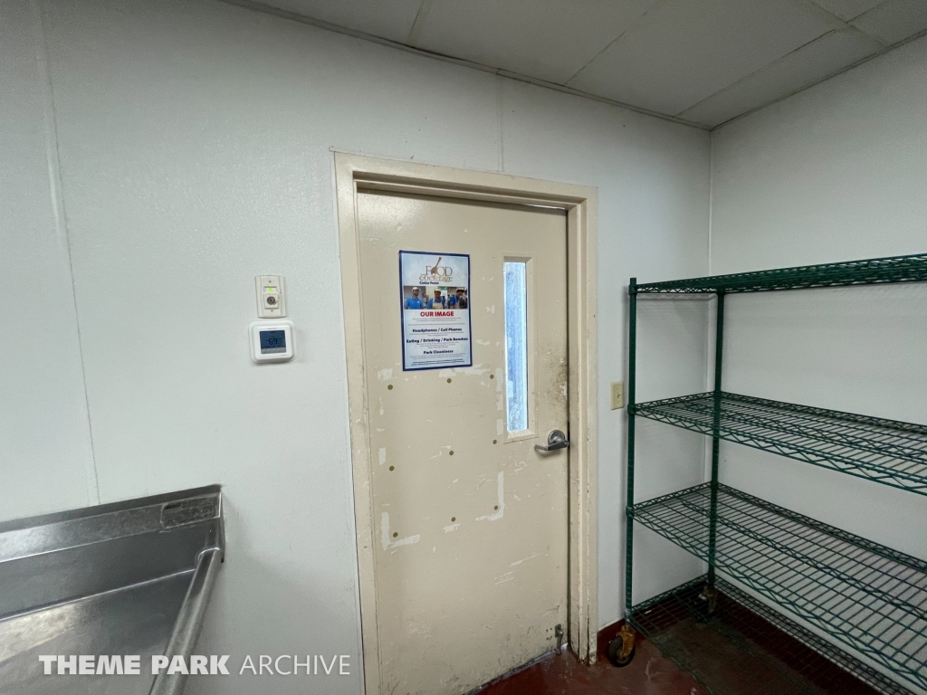 Pink's Hot Dogs at Cedar Point