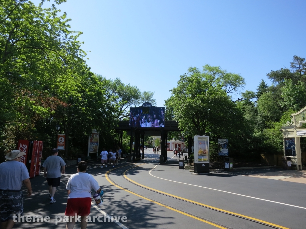 Carousel Plaza at Six Flags Great America