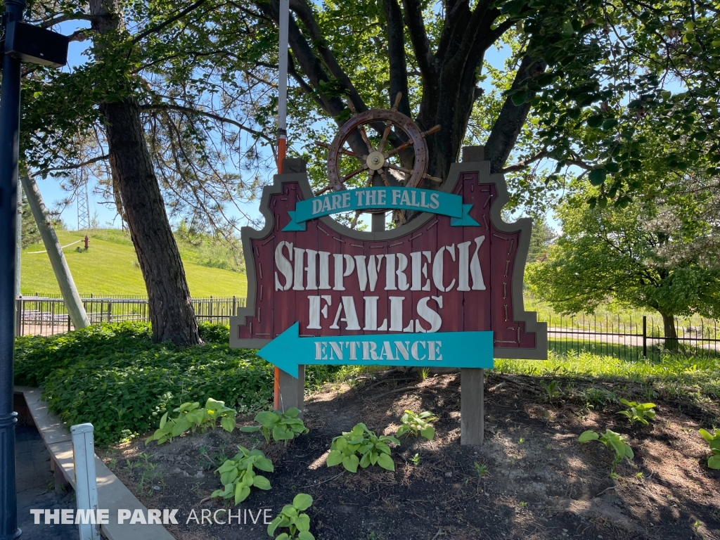 Shipwreck Falls at Six Flags Darien Lake