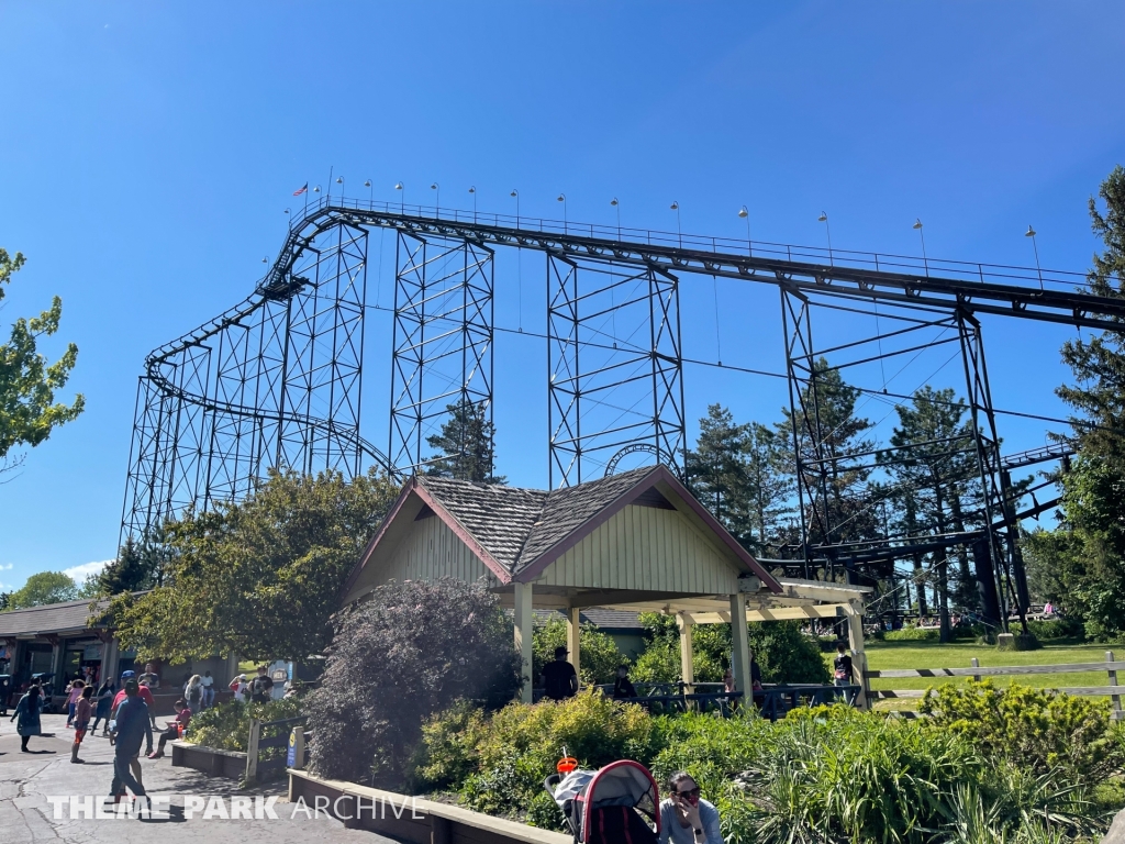 Viper at Six Flags Darien Lake