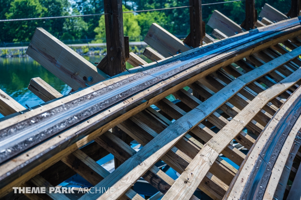 Raven at Holiday World