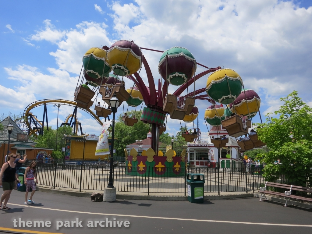 Big Easy Balloons at Six Flags Great America