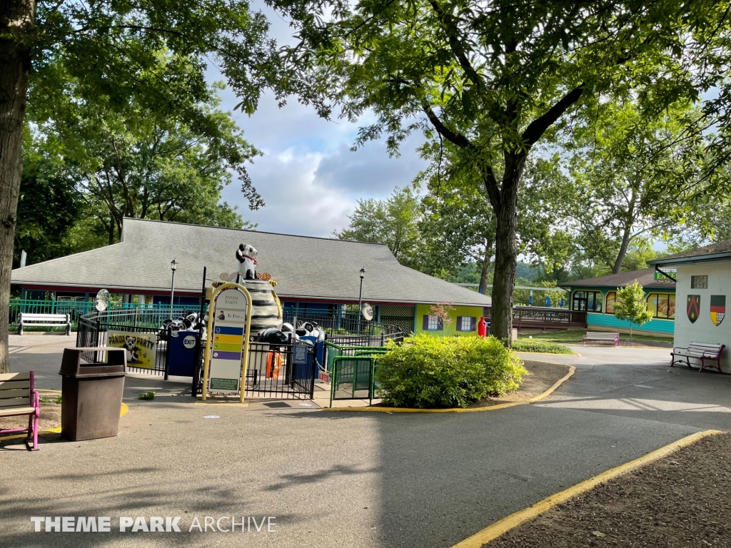 Panda Party at Dutch Wonderland