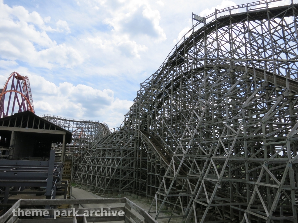 Viper at Six Flags Great America