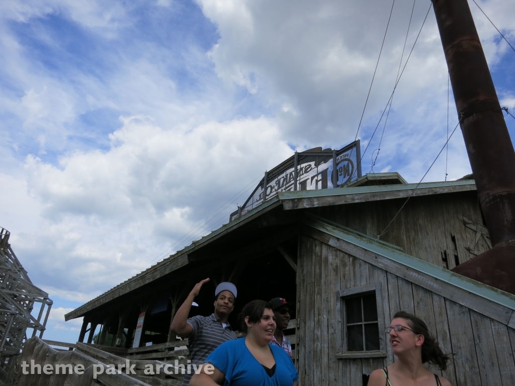Viper at Six Flags Great America