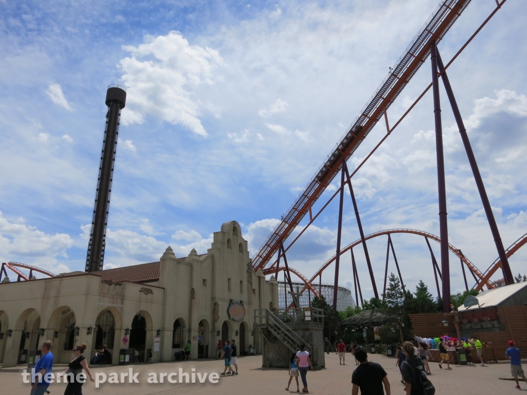 Giant Drop at Six Flags Great America