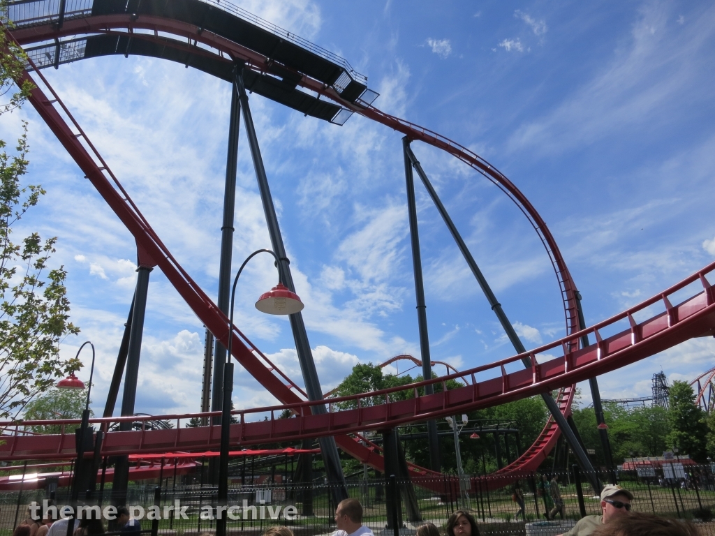 X Flight at Six Flags Great America