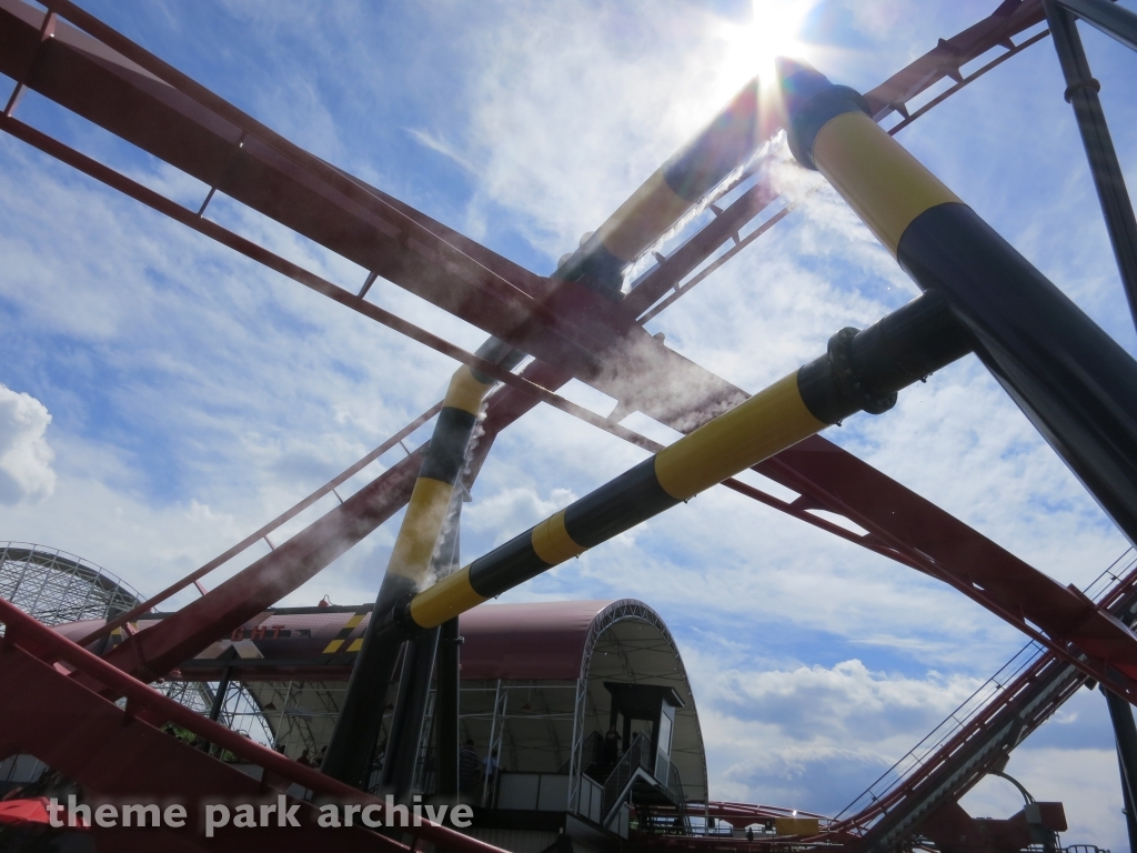 X Flight at Six Flags Great America